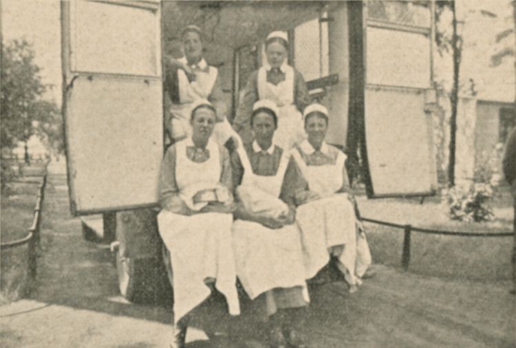 Krankenstation des Stützpunktes "Elsgrund" für skandinavische Olympia-Teilnehmerinnen bei Döberitz im Havelland (DRK) Krankenstation des Stützpunktes "Elsgrund" für skandinavische Olympia-Teilnehmerinnen bei Döberitz im Havelland (DRK)